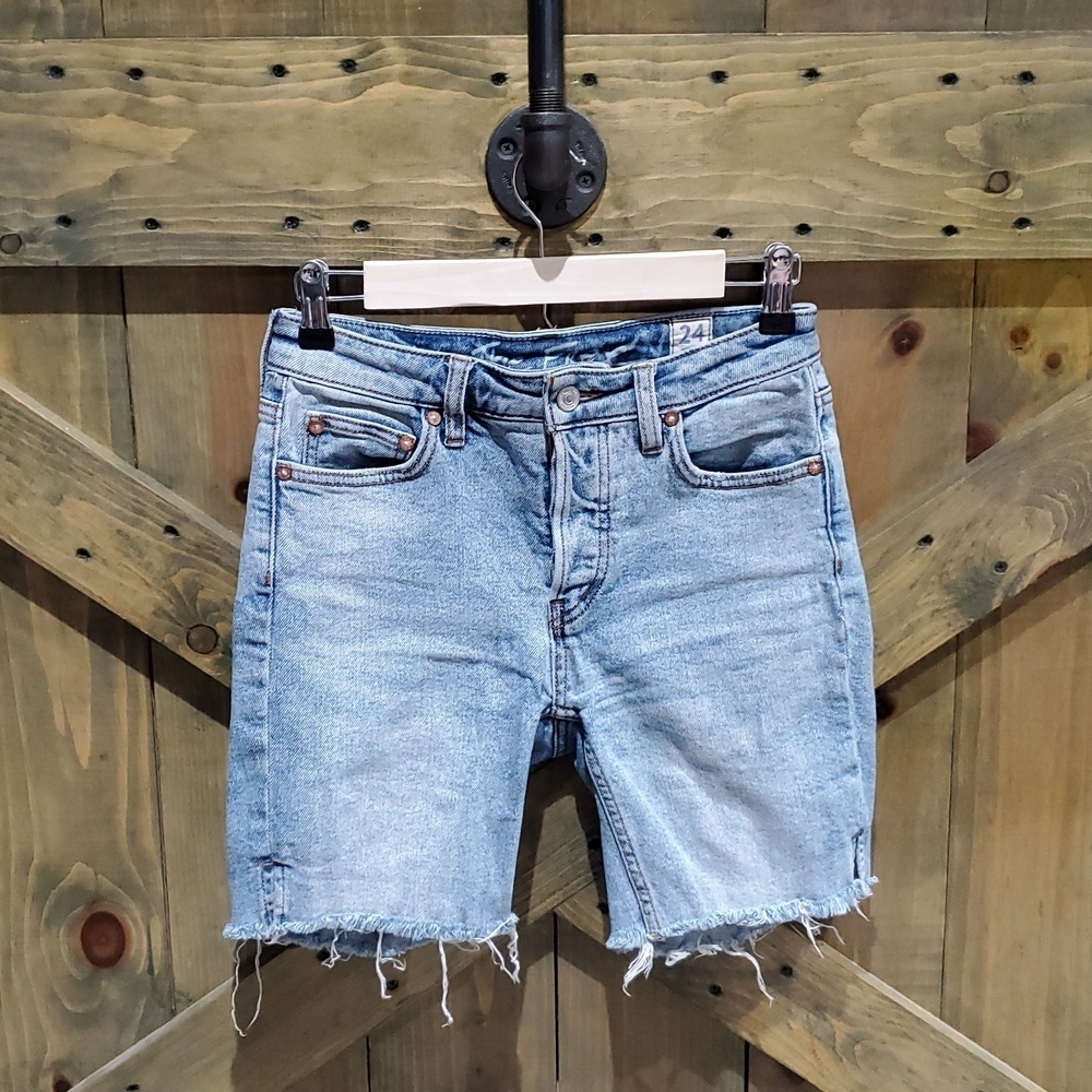 WE THE FREE DENIM JEAN SHORTS RAW HEM SIZE 24 BUTTONFLY FREE PEOPLE